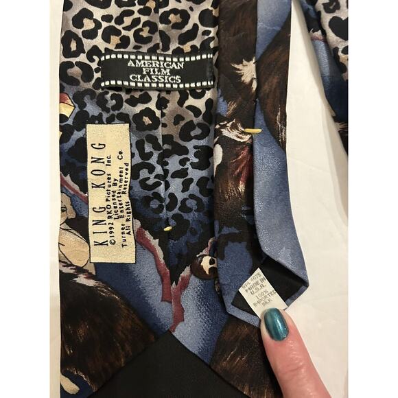 1992 Vintage King Kong American Films Classics Empire State Building Mens 4” Tie - Picture 4 of 6